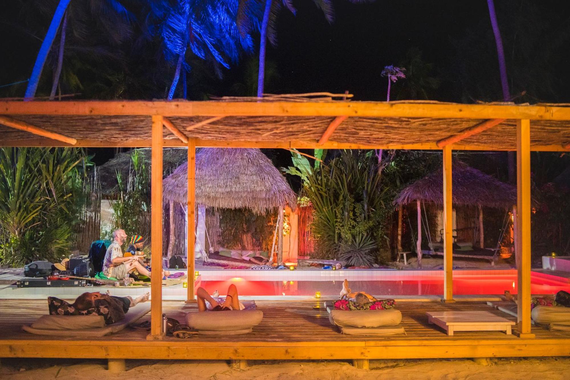 B4 Beach Club Paje Exterior photo